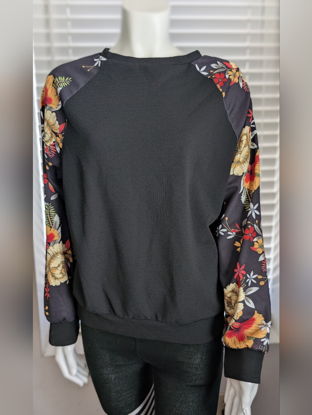 Women's Black Floral Raglan Sleeve Top